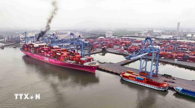 Situé à l’embouchure des rivières Thi Vai et Cai Mep, dans la province de Ba Ria - Vung Tau, le port international de Cai Mep - Thi Vai est l’un des plus grands complexes portuaires en eau profonde d’Asie du Sud-Est. Photo: VNA