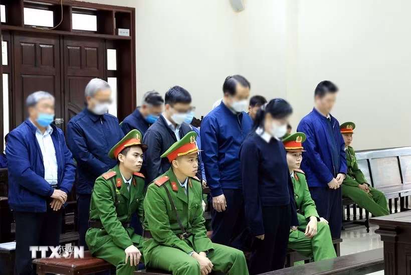 Les prévenus lors du procès l’affaire du groupe Phuc Son. Photo : VNA