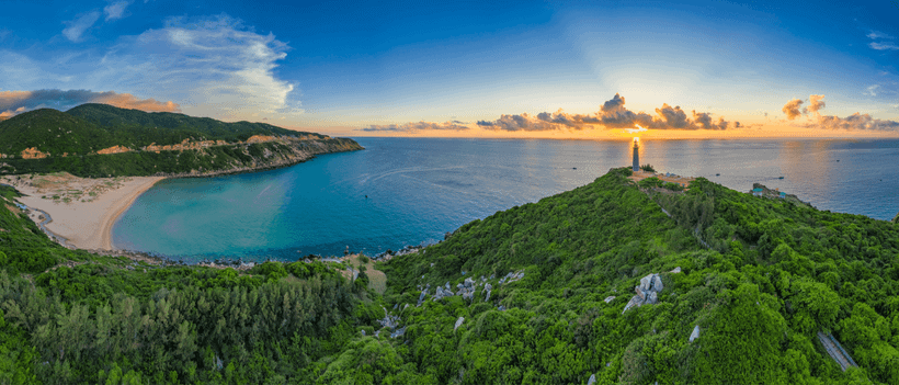 Mui Dien, l’un des deux premiers endroits du Vietnam à accueillir le lever du soleil. Photo: Vietjetair