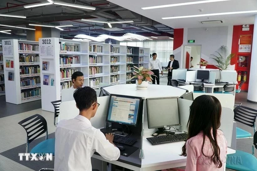 La bibliothèque Inspire de l’Université Tôn Duc Thang à Hô Chi Minh-Ville propose des services inspirés des bibliothèques des 100 meilleures universités mondiales. Photo : VNA