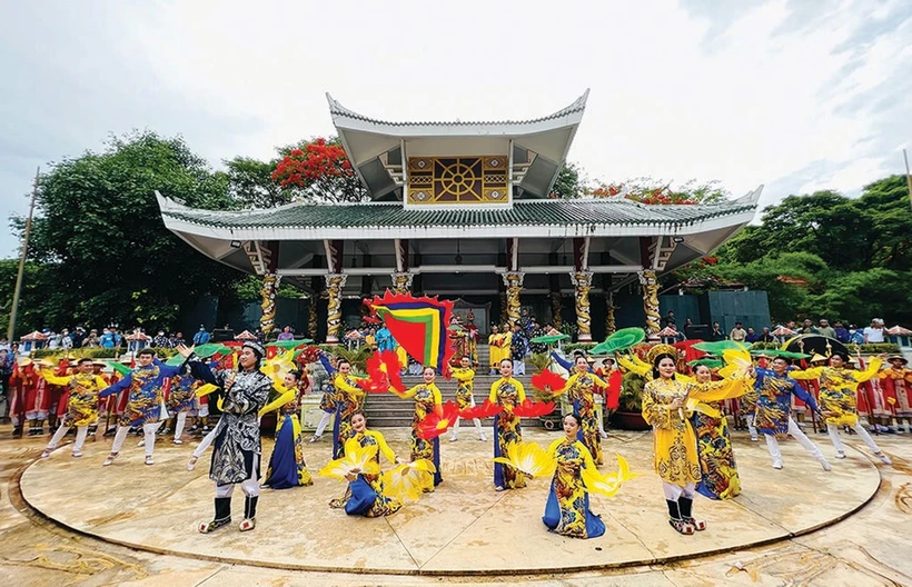 Le Festival de la déesse Bà Chua Xu au mont Sam de la province d’An Giang (Sud) se déroule du 23e au 27e jour du 4e mois lunaire. Photo : VNA