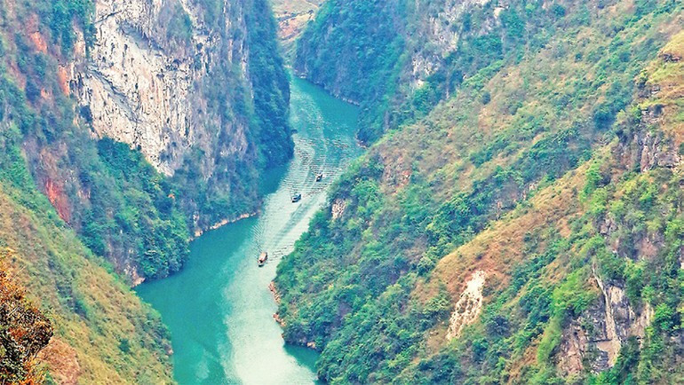 Le canyon de Tú Sản vu du sommet du col de Ma Pi Leng. Photo: NDEL