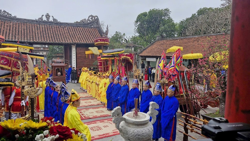 Rituel traditionnel du Festival de Cô Loa 2025. Photo : baovanhoa.vn