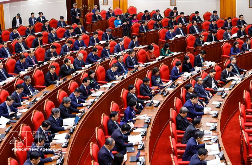 Délégués participant au deuxième plénum du Comité central du Parti du 14e mandat. Photo : VNA