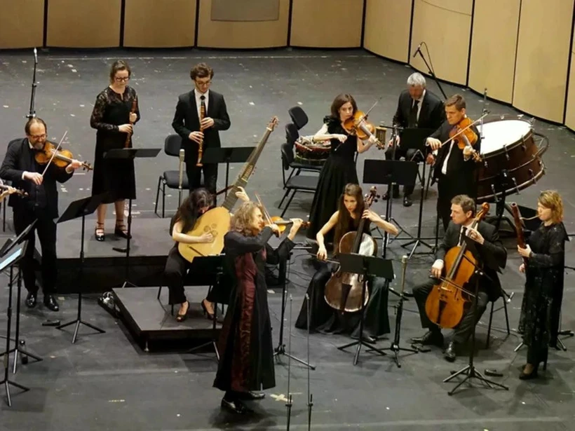 Une représentation de l'Orchestre symphonique de l’Opéra royal de Versailles, le 21 avril au Théâtre Hô Guom, à Hanoï. Photo : Tuôitre