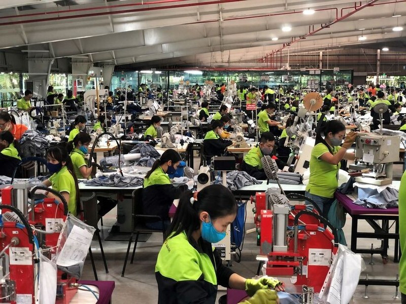 Une entreprise textile à Hung Yên participant à un programme d’amélioration des conditions de travail, de réduction de la consommation d’eau et de réutilisation des matériaux. 