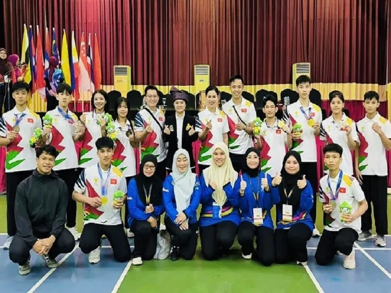L'équipe vietnamienne de pencak silat. Le Vietnam s’illustre en athlétisme et en pencak silat aux Jeux scolaires de l'ASEAN 2025 à Brunei. Photo : bvhttdl.gov.vn