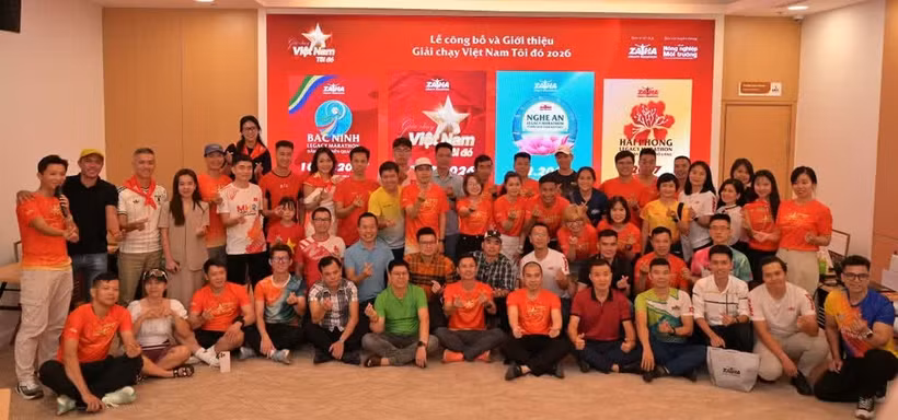Des représentants de clubs de course à pied de tout le pays participant à la conférence de presse sur la course à pied « My Vietnam 2026 ». Photo: VNA