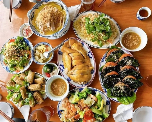Un plateau de spécialités traditionnelles de Bat Tràng. Photo: vinwonders.com