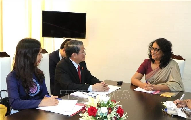 Le vice-président de l’Assemblée nationale du Vietnam, Nguyên Duc Hai lors de son entrevue avec la Première ministre sri-lankaise Harini Amarasuriya (à droite), le 20 mars. Photo : VNA