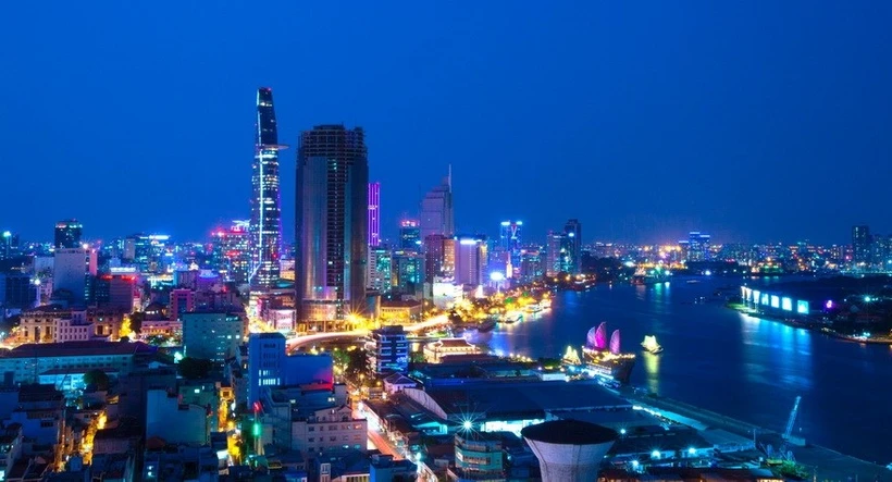 Zone centrale du premier arrondissement de Hô Chi Minh-Ville sur les rives de la rivière Sài Gon. Photo : VNP