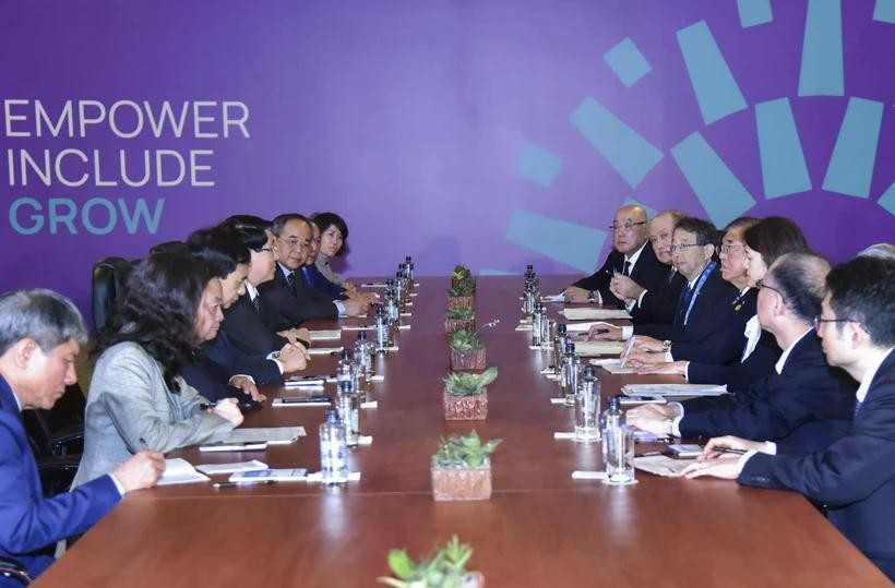 Le président vietnamien Luong Cuong a rencontré le Premier ministre japonais Shigeru Ishiba, à l'occasion de la Semaine des dirigeants de l’APEC 2024 à Lima, au Pérou, le 16 novembre 2024 Photo : VNA