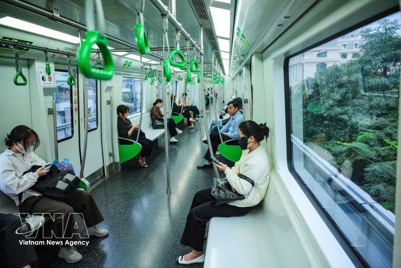 Sur les deux lignes de métro Cat Linh - Hà Dông et Nhôn - Gare de Hanoï, la satisfaction des usagers est au rendez-vous. Photo: VNA