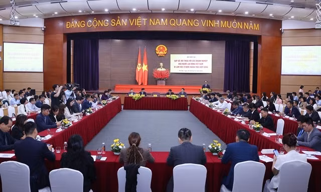 Une conférence organisée jeudi par le ministère de l’Intérieur a permis d’engager un dialogue avec les entreprises qui envoient des travailleurs vietnamiens à l’étranger sous contrat. Photo : VNA