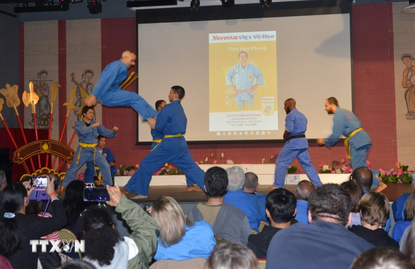 Le vovinam séduit par sa simplicité, son application rapide et son élégance. Photo: VNA