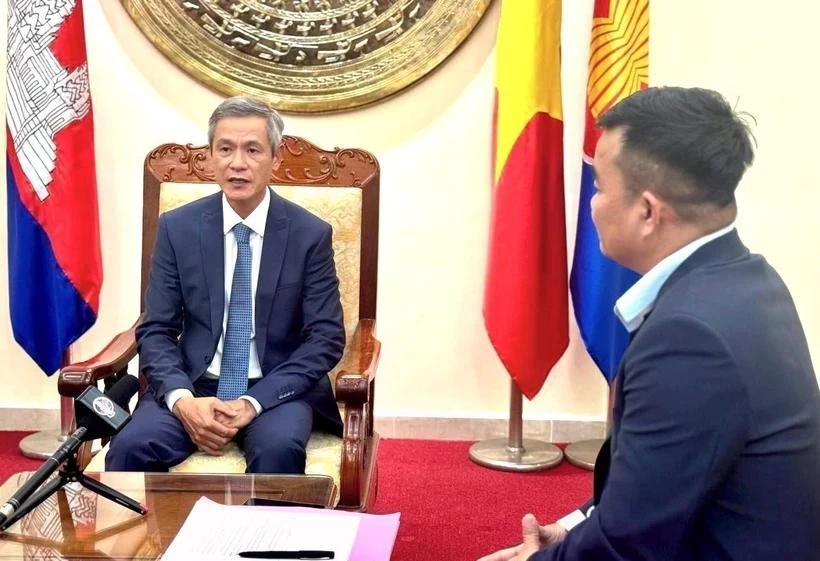 L’ambassadeur du Vietnam au Cambodge, Nguyên Minh Vu, lors de son interview accordé à l’Agence Kampuchea Presse (AKP). Photo : VNA 