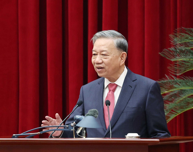 Le secrétaire général Tô Lâm s’exprime lors de la conférence nationale, à Hanoi, le 19 décembre. Photo : VNA