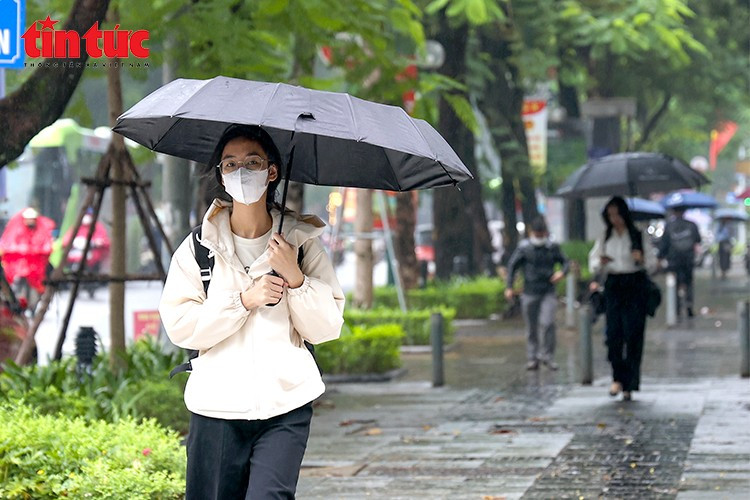 Une masse d’air froid apporte des averses et des nuits plus fraîches au Nord. Photo d'illustration: baotintuc.vn