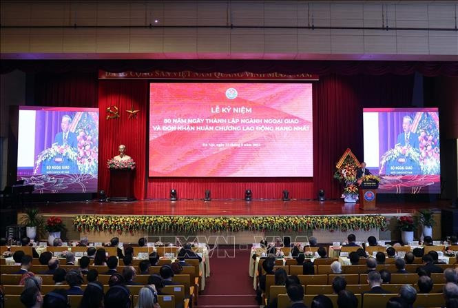 Vue de la cérémonie célébrant le 80e anniversaire de la diplomatie vietnamienne. Photo : VNA