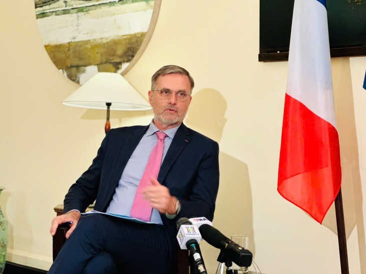 L’ambassadeur de France au Vietnam Olivier Brochet. Photo: VNA