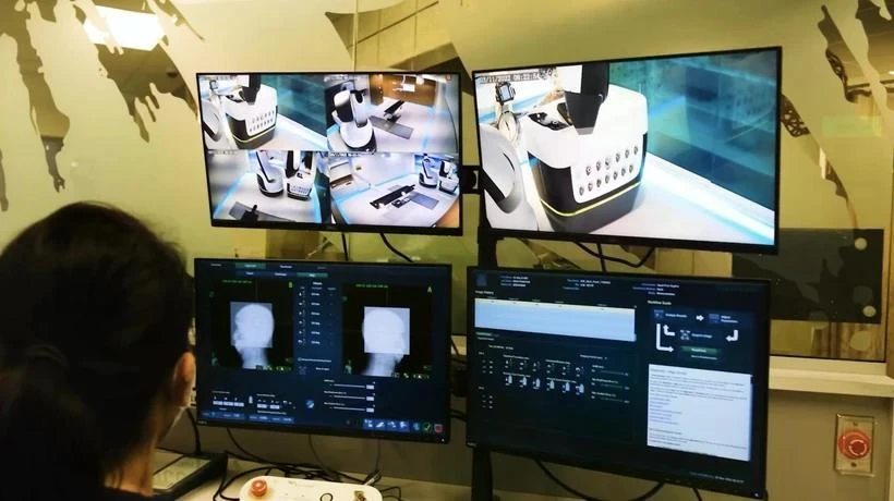 Le système CyberKnife S7 permet de traiter des tumeurs n'importe où dans le corps sans chirurgie. Photo : VNA