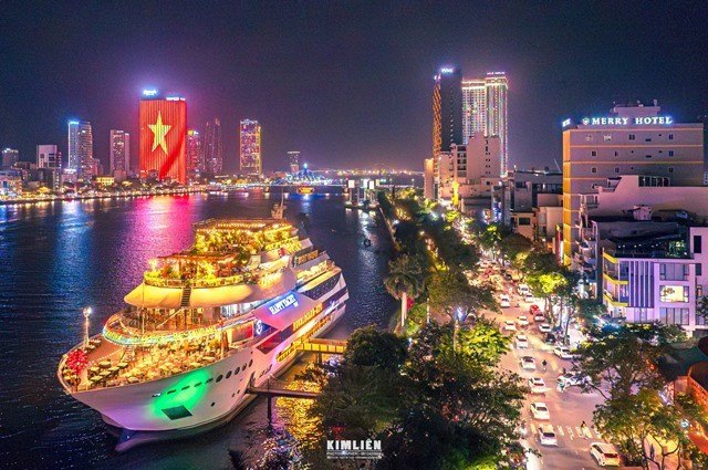 Une marina sur la rivière Hàn dans le centre de la ville de Dà Nang. Photo: thuonghieucongluan.com.vn