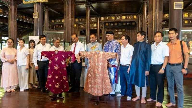 Lors de la cérémonie de réception. Photo : NDEL