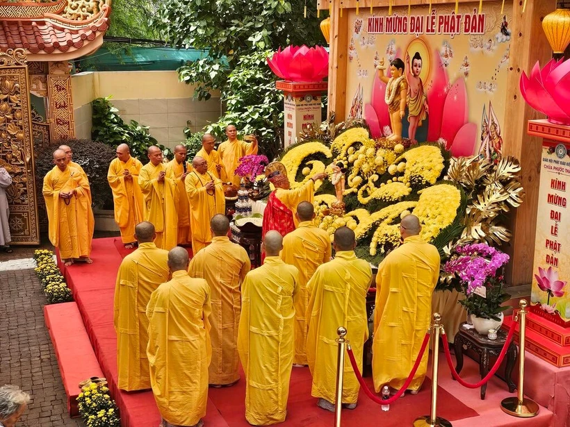 Cérémonie de bain de Bouddha à Hô Chi Minh-Ville. Photo: CVN