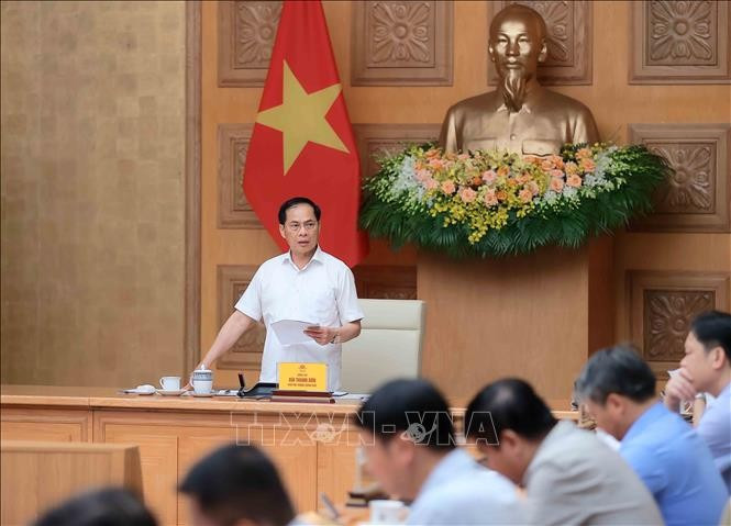 Le vice-Premier ministre Bui Thanh Son s’exprime lors de la visioconférence, à Hanoi, le 11 septembre. Photo : VNA