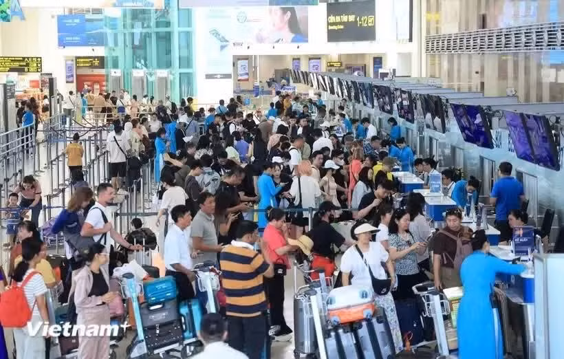 Le transport aérien a enregistré une forte croissance pendant les vacances du Nouvel An lunaire (Têt). Photo : VietnamPlus