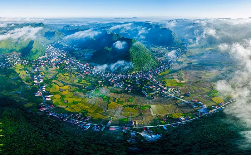 Entre montagnes et rizières, ce village communautaire incarne l’éclat d’un Vietnam authentique et durable. Photo : NDEL.