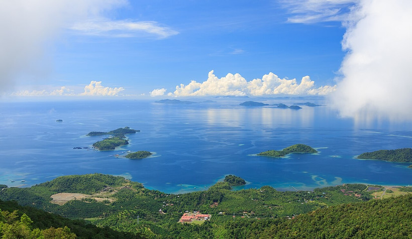 Vue panoramique de Lahad Datu, à l'est de l’État du Sabah, en Malaisie. Photo : Wikipédia