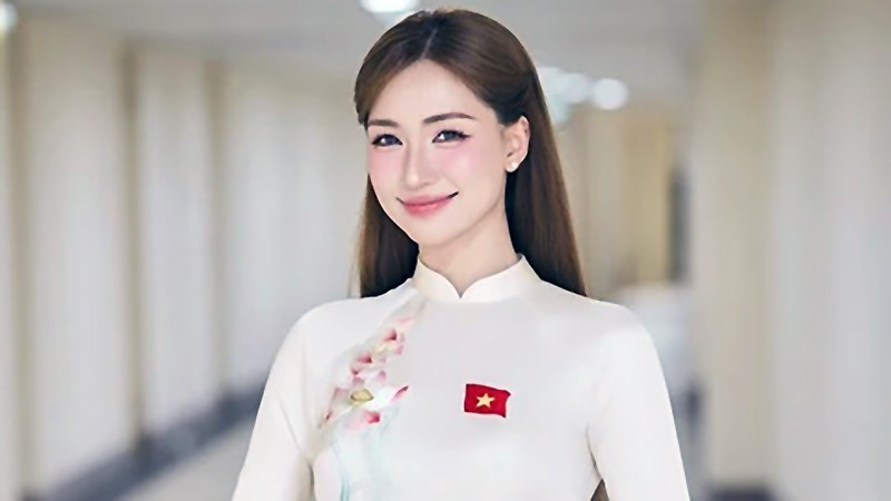 La chanteuse Nguyên Thi Hoa (Hoa Minzy) figure parmi les 20 lauréats de cette année. Photo: NDEL