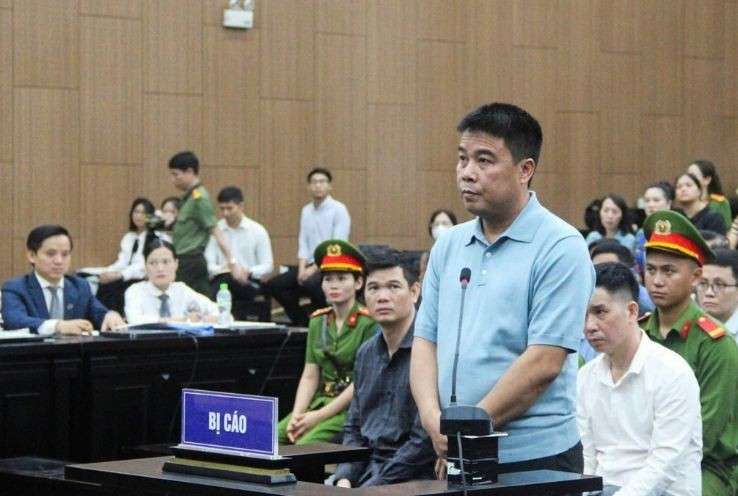 L’accusé Nguyên Van Hâu, ancien président du groupe Phuc Son devant ses juges. Photo : dantri.com.vn