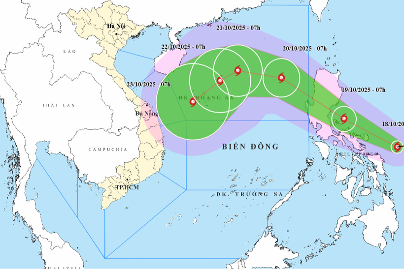 Une carte montre la trajectoire prévue de la tempête Fengshen, telle qu'enregistrée à 7h00 le 18 octobre 2025. Photo : Centre national de prévision hydrométéorologique