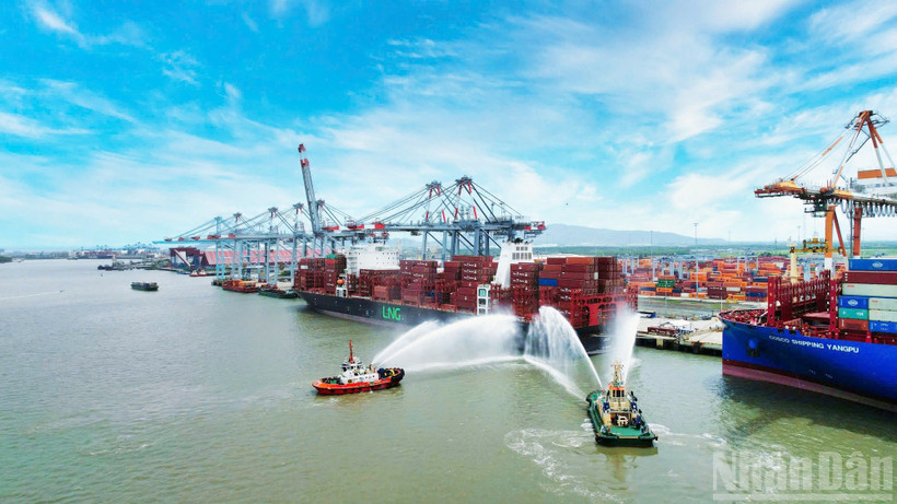 Vue panoramique du complexe portuaire de Cai Mep-Thi Vai, l'un des plus grands complexes portuaires en eau profonde d'Asie du Sud-Est. Photo : NDEL