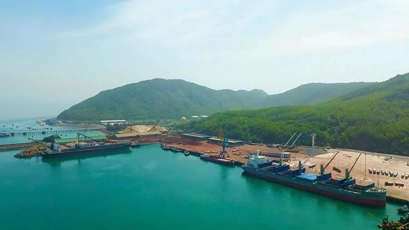 Le quai n°3, de 225 mètres de longueur, peut accueillir des navires de 45 000 DWT, avec une capacité de 2,15 millions de tonnes de marchandises par an. Photo : baohatinh