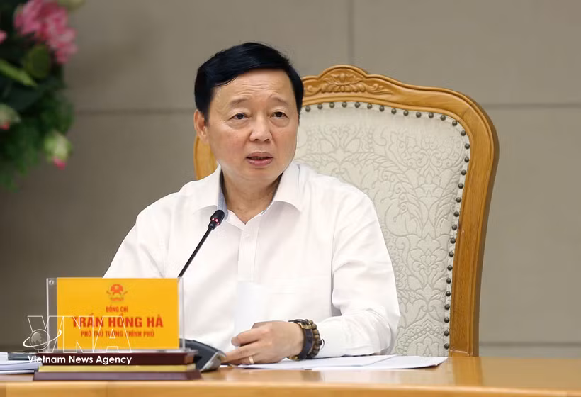 Le vice-Premier ministre Trân Hông Hà préside la 33e réunion du Comité national de pilotage de la lutte contre la pêche illicite, non déclarée et non réglementée (INN). Photo : VNA