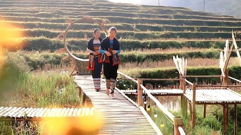 Ban But ne propose pas de resorts luxueux, mais propose l’essentiel : l’authenticité. Photo : baovanhoa.vn 