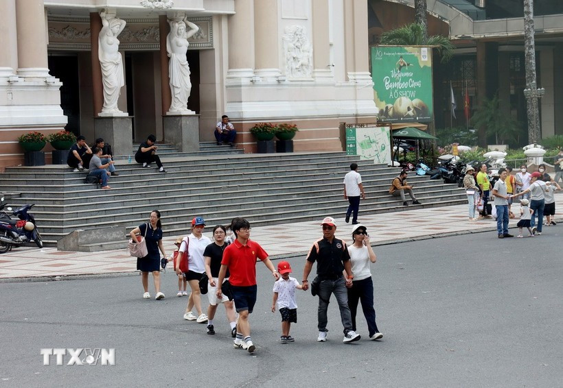 Hô Chi Minh-Ville s’impose comme un choix idéal pour les voyageurs pressés souhaitant vivre une expérience riche en culture, gastronomie et vie nocturne en seulement quelques jours. Photo: VNA