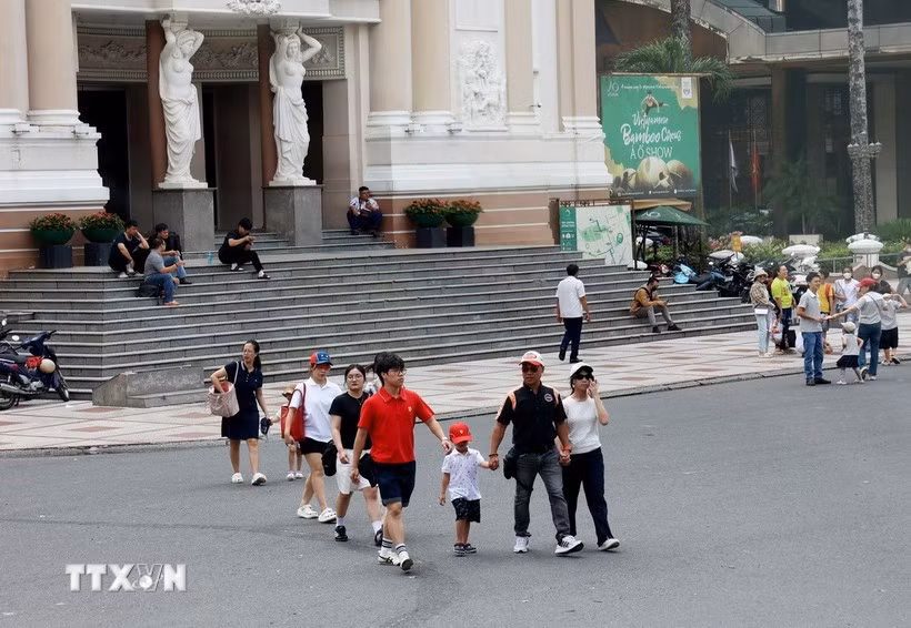 Hô Chi Minh-Ville s’impose comme un choix idéal pour les voyageurs pressés souhaitant vivre une expérience riche en culture, gastronomie et vie nocturne en seulement quelques jours. Photo: VNA