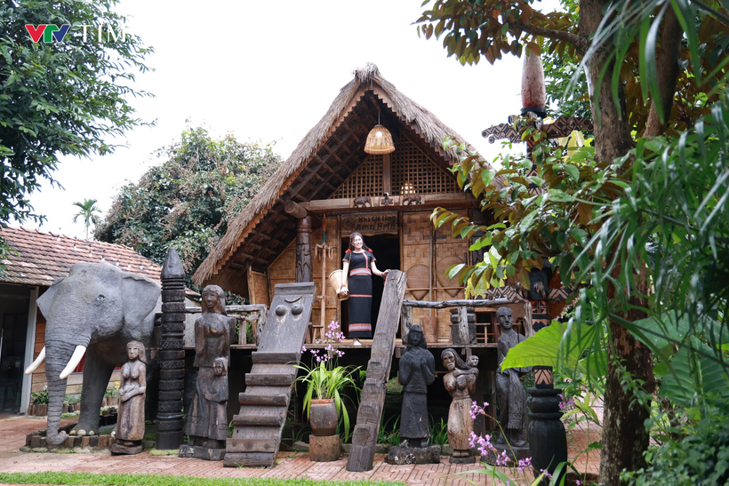 Les maisons sur pilotis, un beau trait culturel des minorités Êdê. Photo: VTV