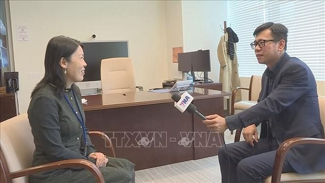La cheffe de l’Office des Nations Unies contre la drogue et le crime (ONUDC), Xiaohong Li lors de son entretien avec l’Agence vietnamienne d’information (VNA). Photo : VNA