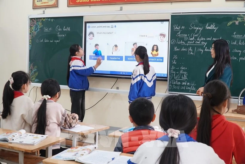 La politique d’exonération des frais de scolarité vise à garantir que tous les enfants aient la chance d’aller à l’école et d’avoir des possibilités d’apprentissage. Photo: VNA