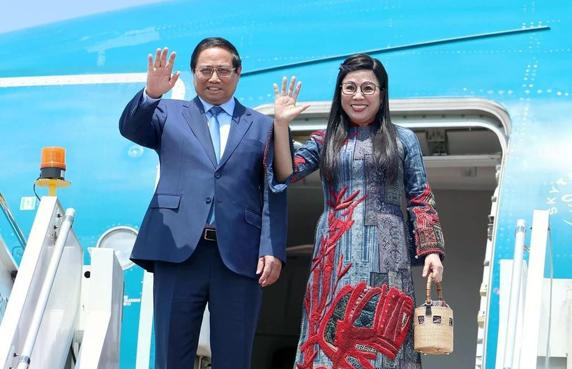Le Premier ministre Pham Minh Chinh et son épouse. Photo : VNA