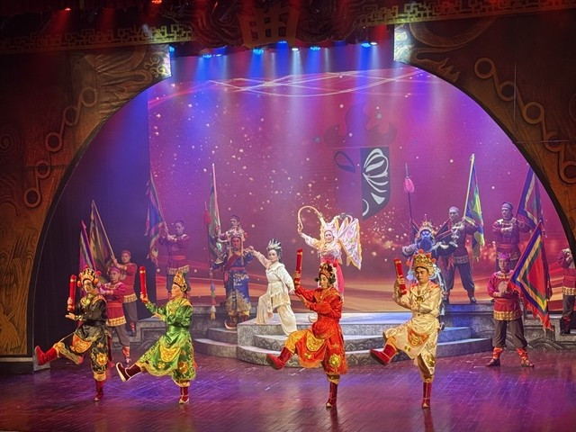Représentation lors de la cérémonie d'ouverture de Festival national de tuồng (théâtre classique) et de dân ca kich (opéra folklorique) 2025. Photo: VNA