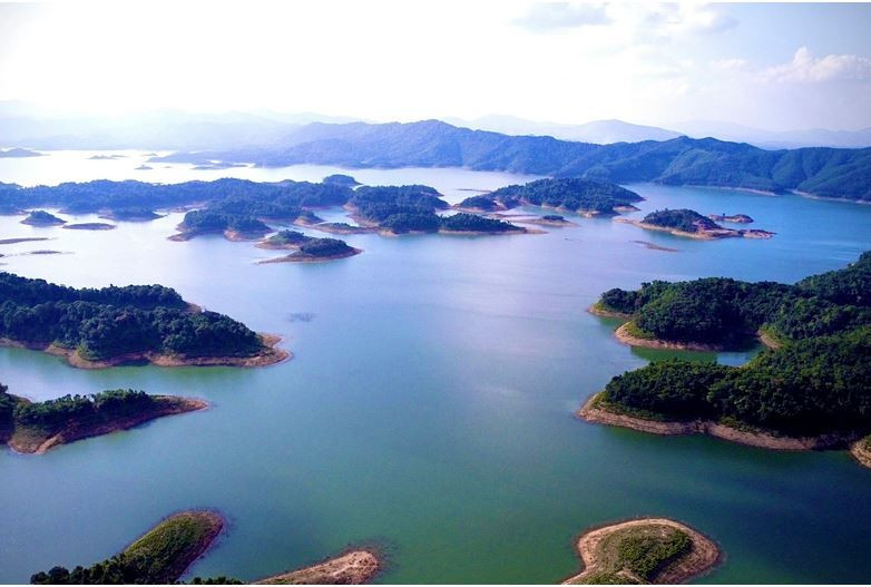 Vue aérienne du parc national de Vu Quang. Photo: dantri.com.vn