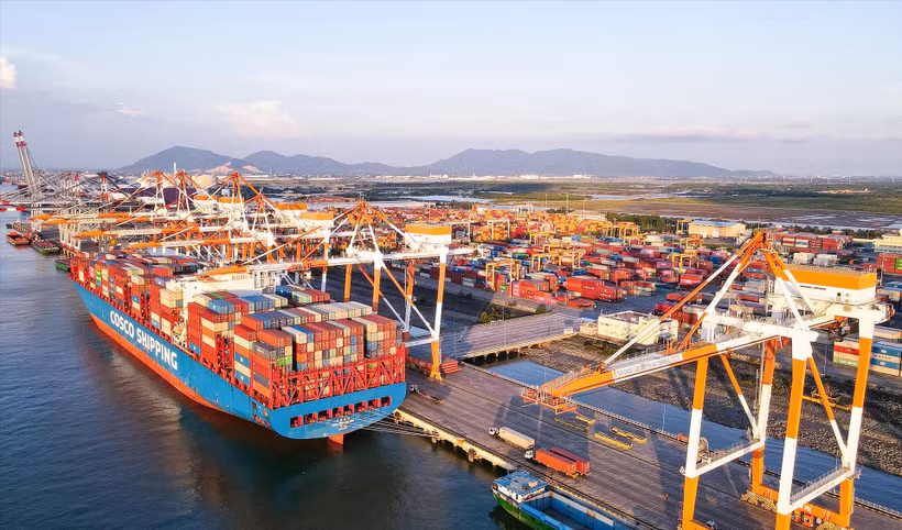Le COSCO SHIPPING ROSE au port de Cai Mep-Thi Vai le 24 octobre 2023. Photo: VNP
