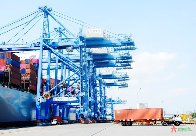 Au port international de Tan Cang-Cai Mep, dans la province de Bà Ria-Vung Tàu. Photo: qdnd.vn