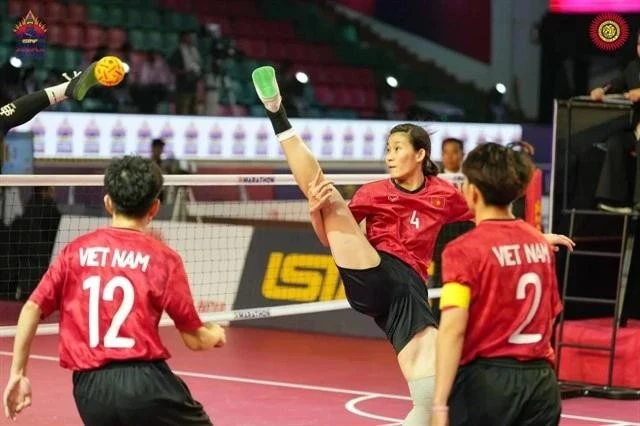 Les joueuses vietnamiennes remportent la médaille d’or de la Coupe du monde de sepak takraw dans la catégorie quadrant féminin le 21 mars en Inde. Photo : ISTAF